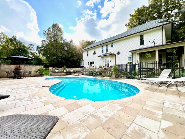 $475,000 | 330 Hawthorne Drive, Bedford, IN 47421