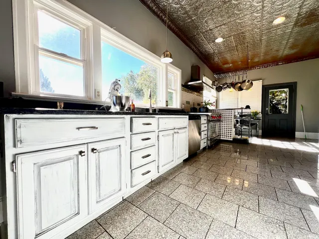 $475,000 | 330 Hawthorne Drive, Bedford, IN 47421