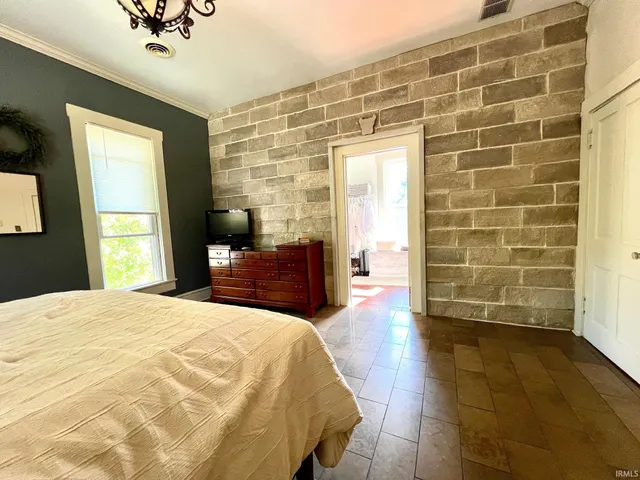 $475,000 | 330 Hawthorne Drive, Bedford, IN 47421