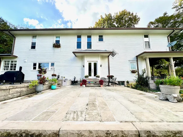 $475,000 | 330 Hawthorne Drive, Bedford, IN 47421