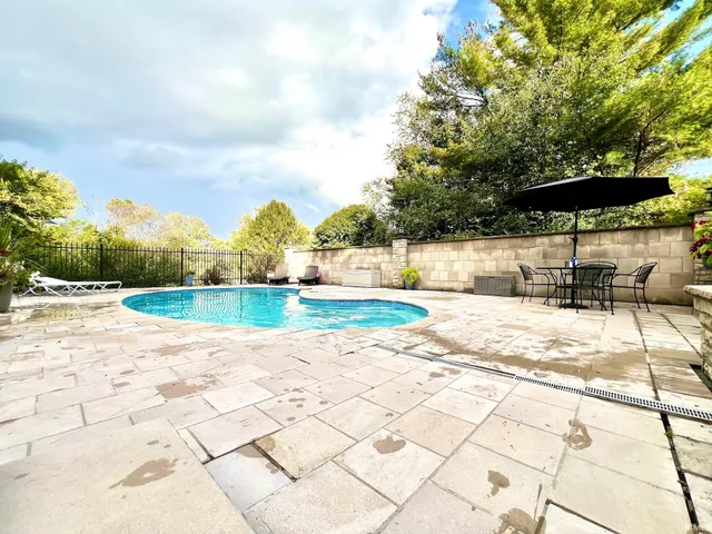 $475,000 | 330 Hawthorne Drive, Bedford, IN 47421