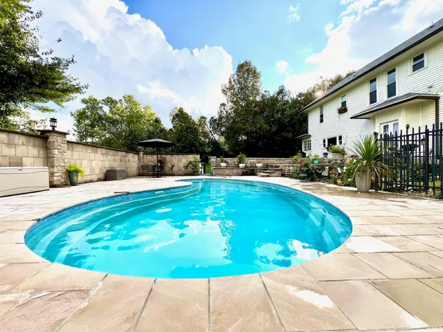 $475,000 | 330 Hawthorne Drive, Bedford, IN 47421