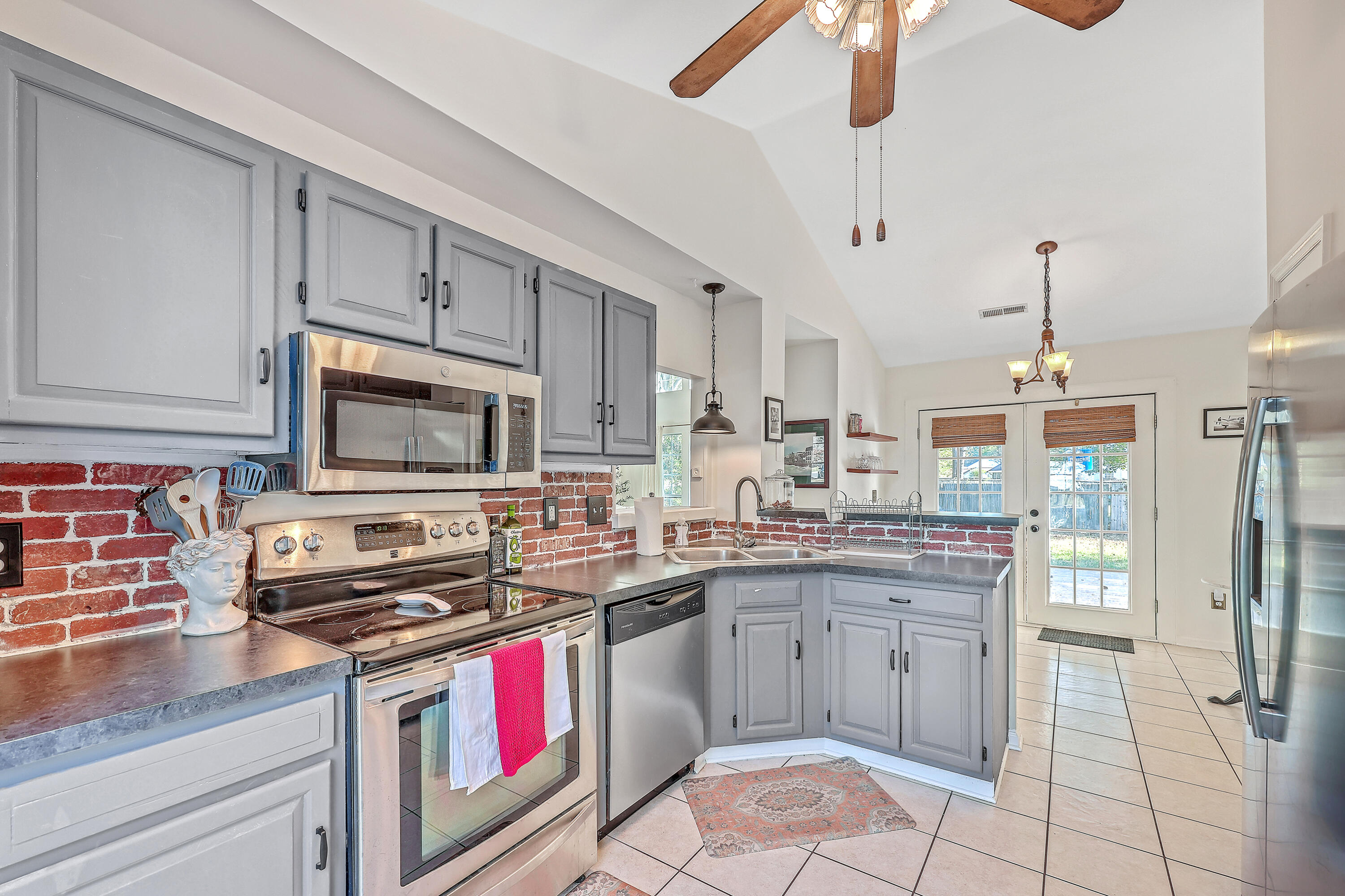 111 Jarett Road Summerville, SC 29485 - Photo 11 of 28
