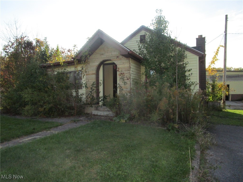 4267 Austin Road Geneva, OH 44041 - Photo 1 of 42 Front view of house