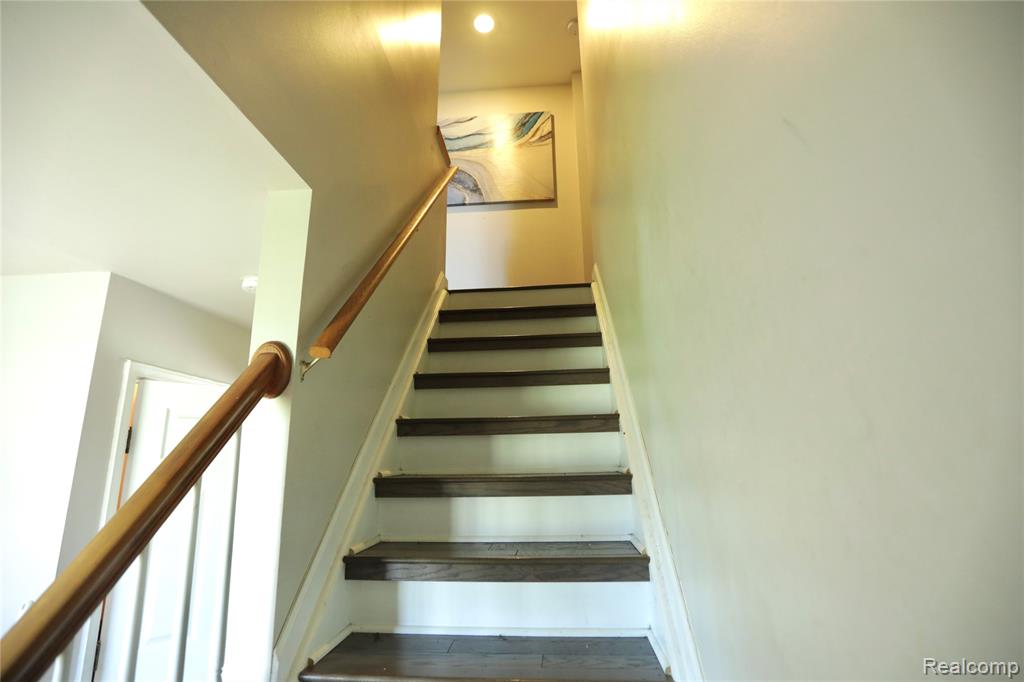 45587 Hanford Road Canton, MI 48187 - Photo 37 of 68 Gallery Image 37