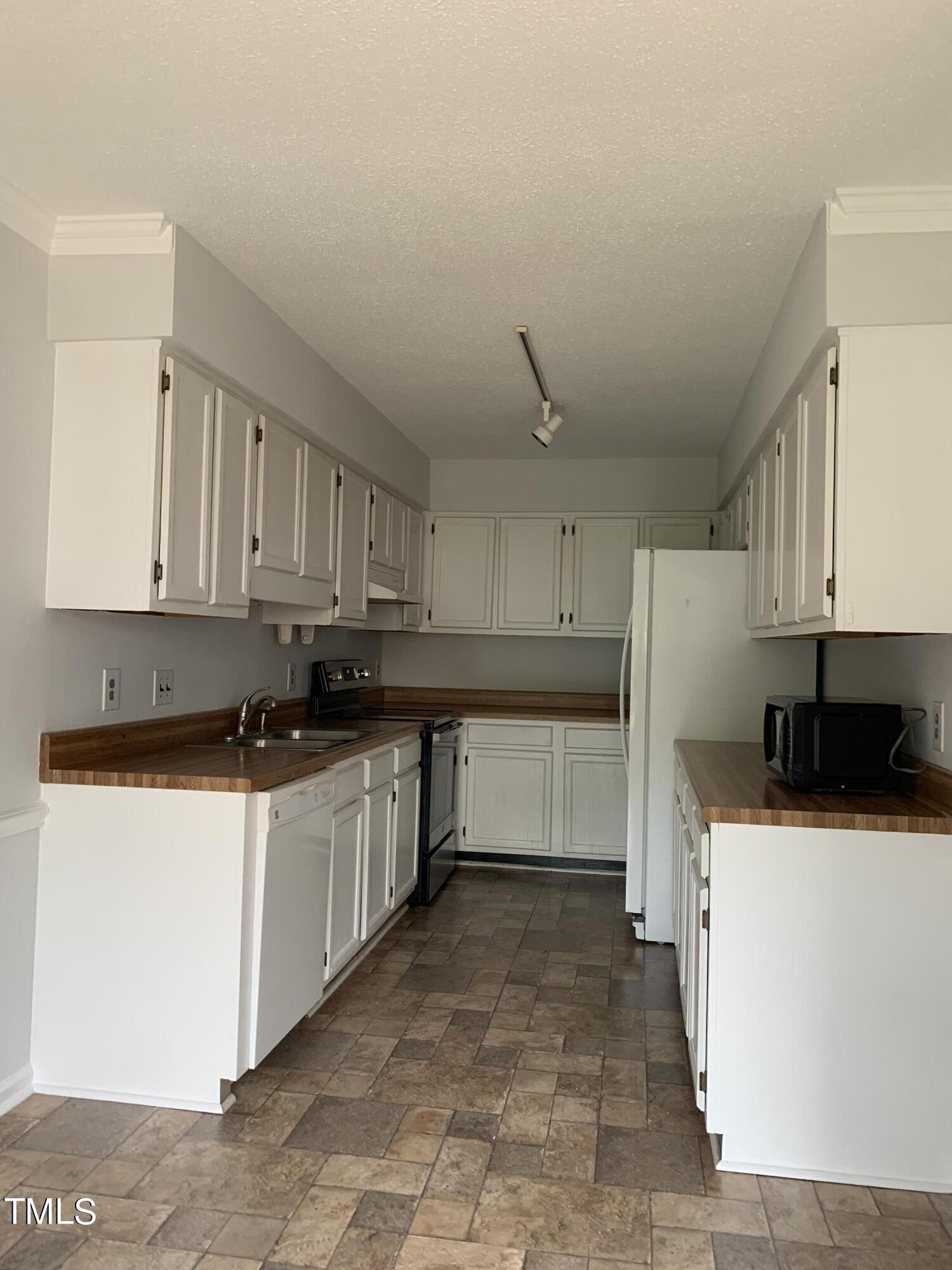 4117 Kaplan Drive Raleigh, NC 27606 - Photo 11 of 21 kitchenfullnew