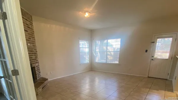$2,225 | 823 Point Cove, San Antonio, TX 78253