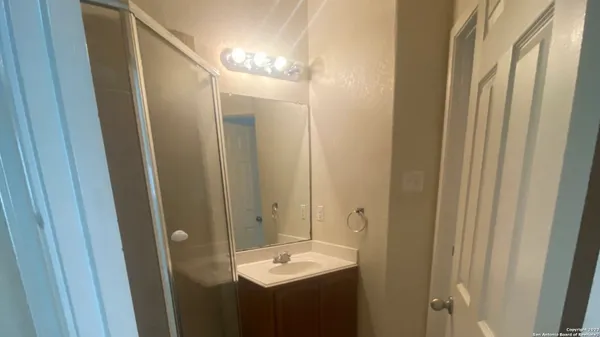 $2,225 | 823 Point Cove, San Antonio, TX 78253