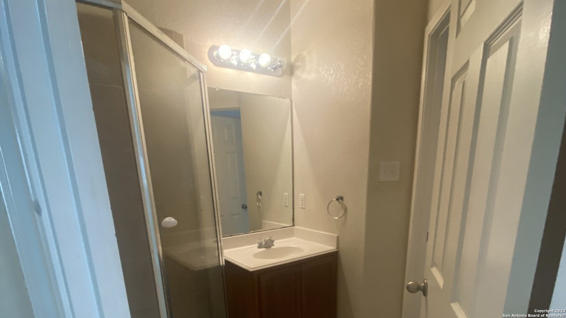 823 Point Cove San Antonio, TX 78253 - Photo 15 of 20