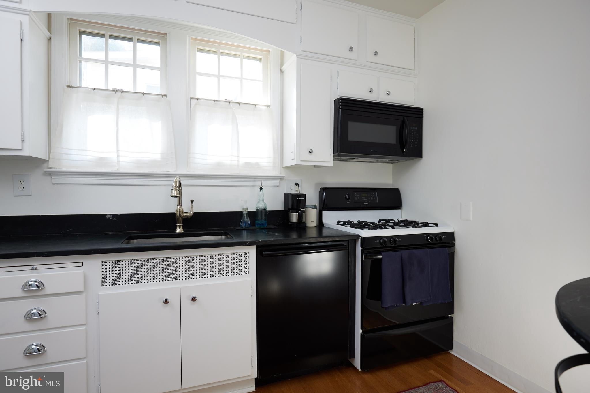 811 Violet Place Silver Spring, MD 20910 - Photo 13 of 42