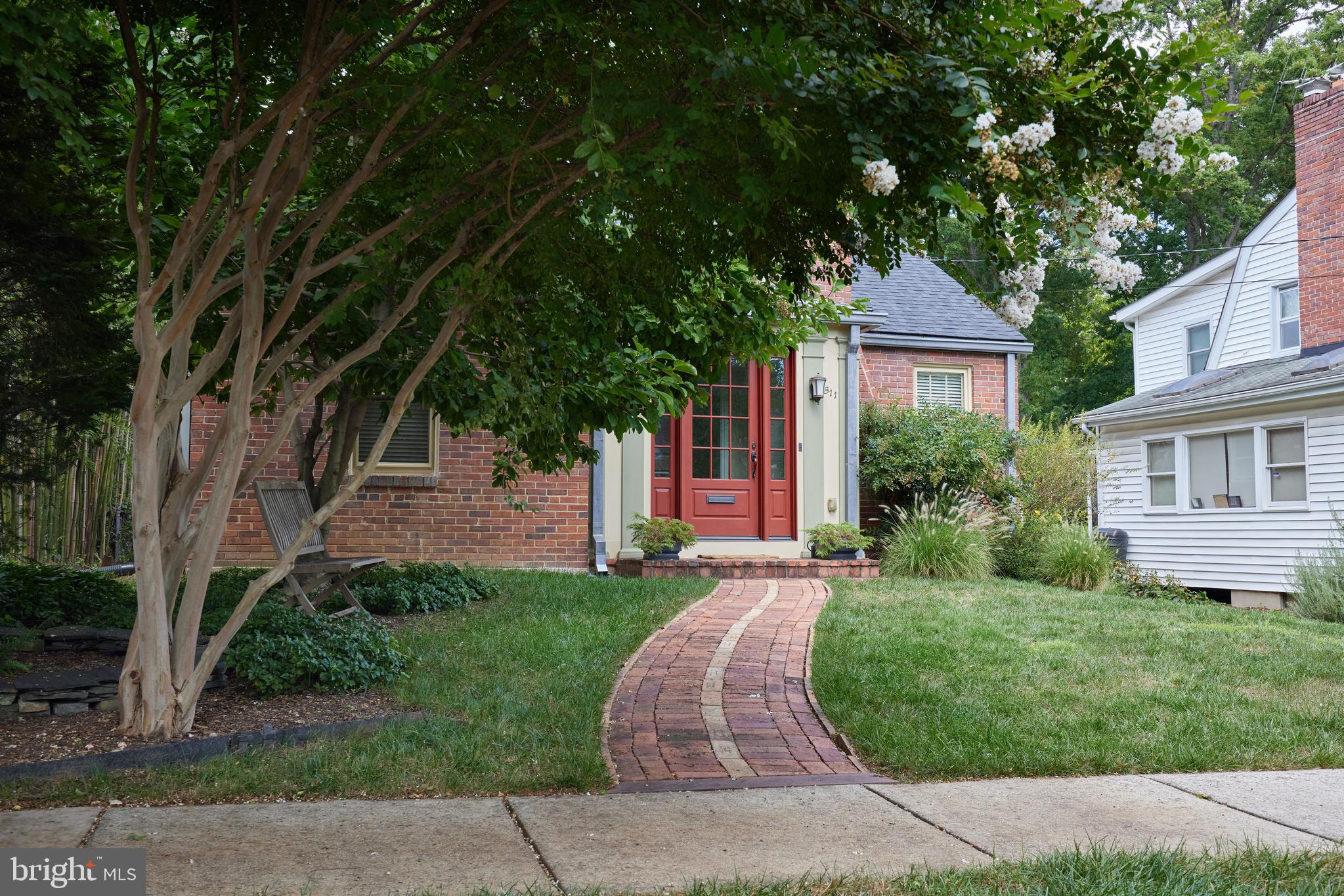 811 Violet Place Silver Spring, MD 20910 - Photo 2 of 42