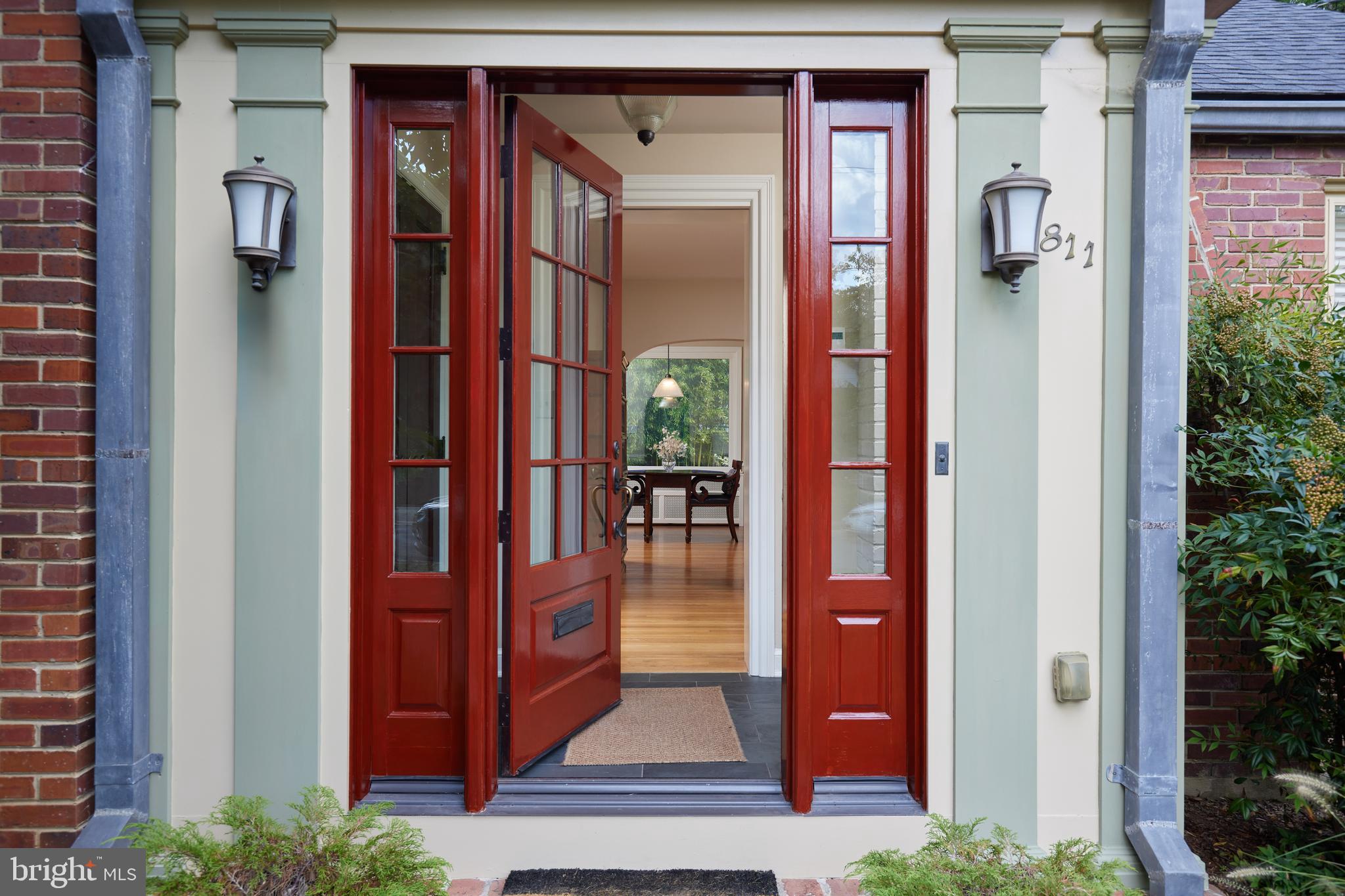 811 Violet Place Silver Spring, MD 20910 - Photo 4 of 42