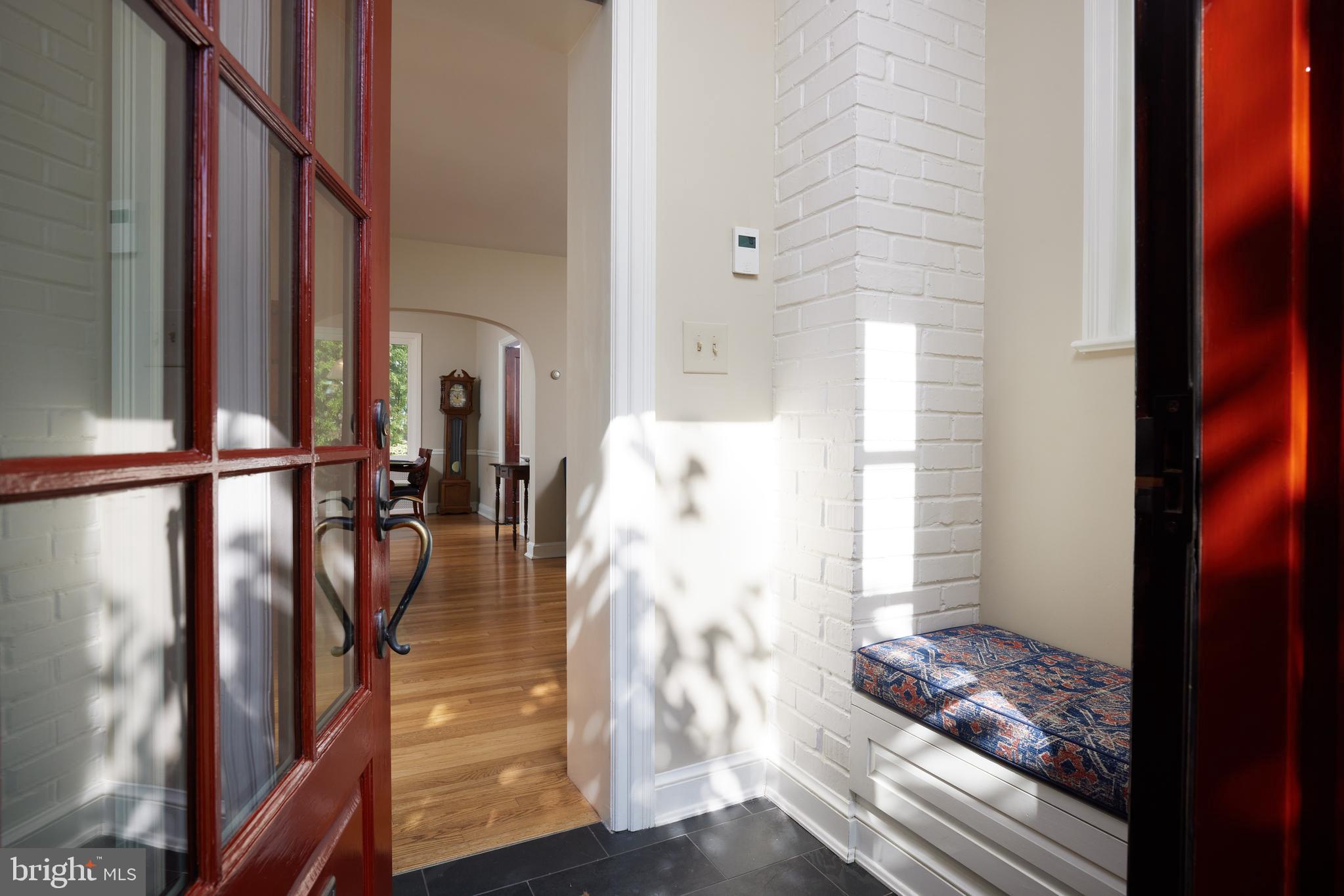 811 Violet Place Silver Spring, MD 20910 - Photo 5 of 42