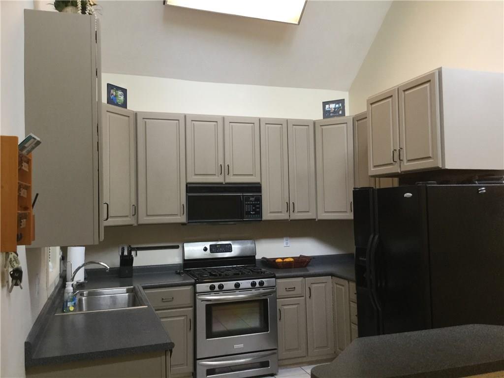 3636 Sandy Hill Road Gibsonia, PA 15044 - Photo 4 of 25 Kitchen: Vaulted ceiling with lots of cabinets and counter space.