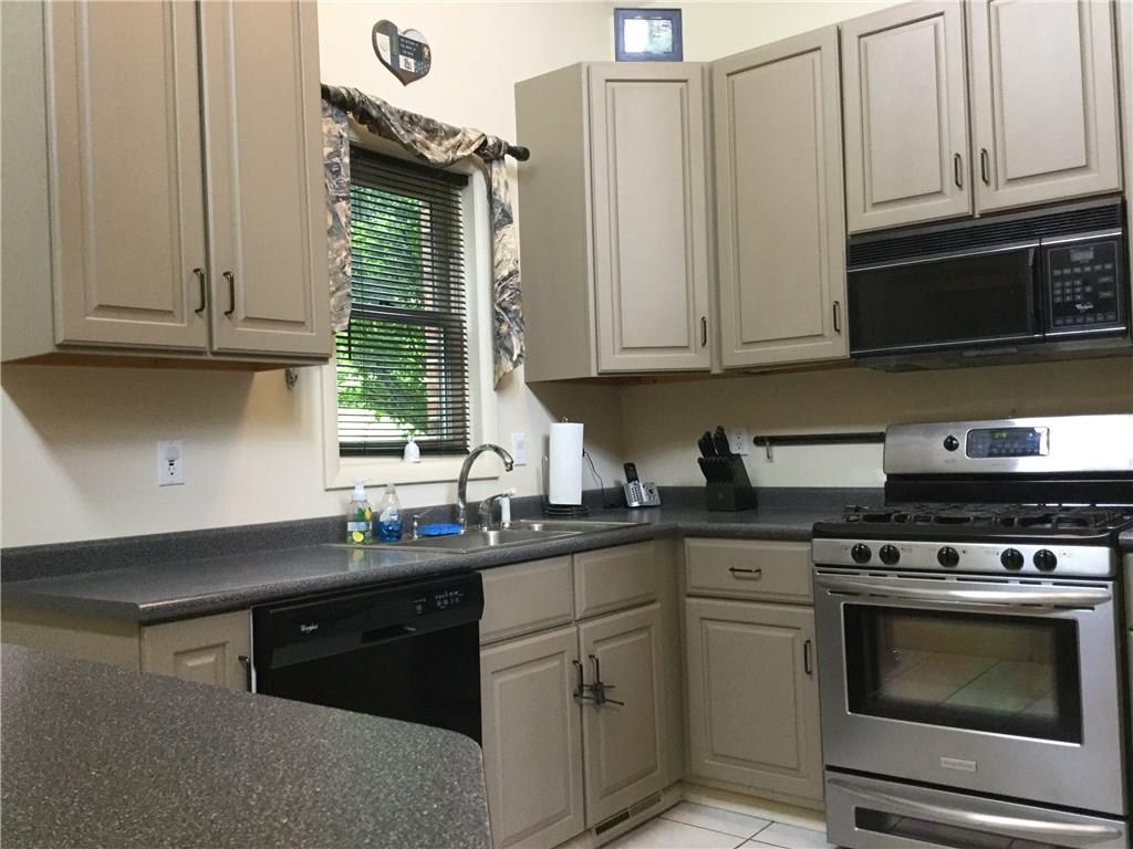 3636 Sandy Hill Road Gibsonia, PA 15044 - Photo 6 of 25 Kitchen: Awesome kitchen with great working space for the person who loves to cook.