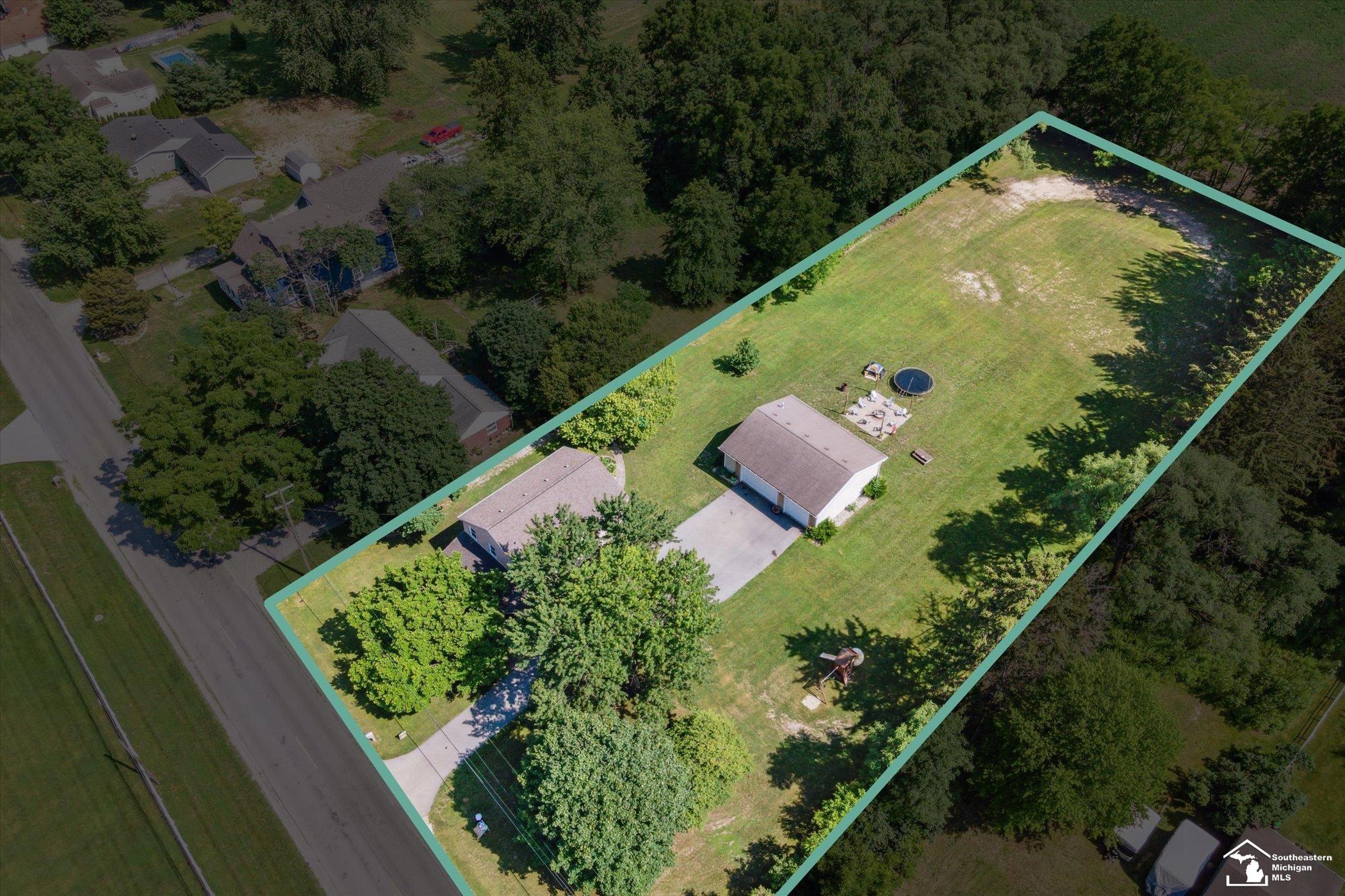 221 East Temperance Road Temperance, MI 48182 - Photo 57 of 66 50114157-56.JPG