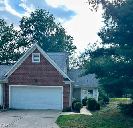 $325,000 | 225 Westwind Drive, Unit 5, Avon Lake, OH 44012