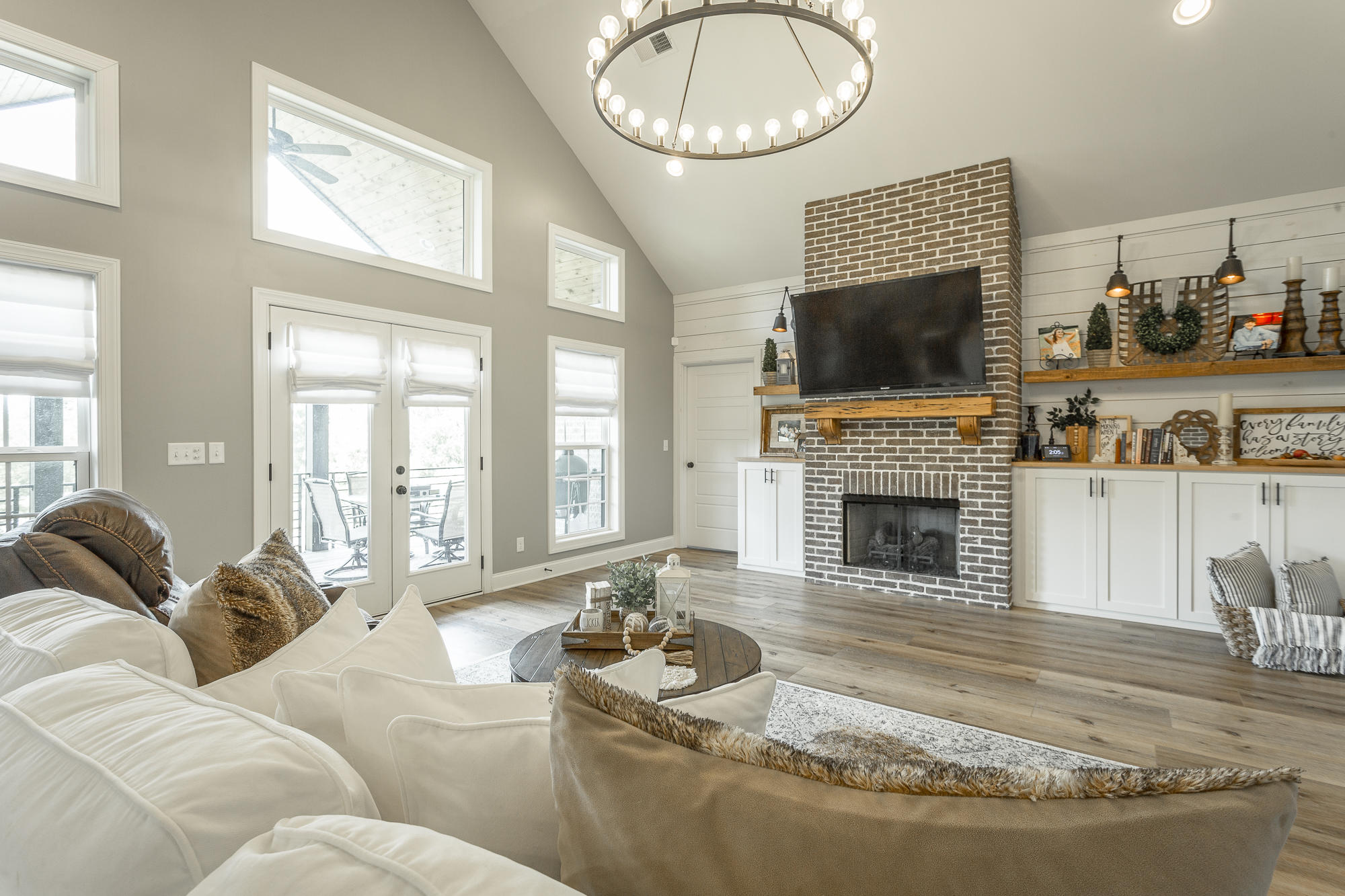160 Winding Ridge Road Rock Spring, GA 30739 - Photo 5 of 51 Living room