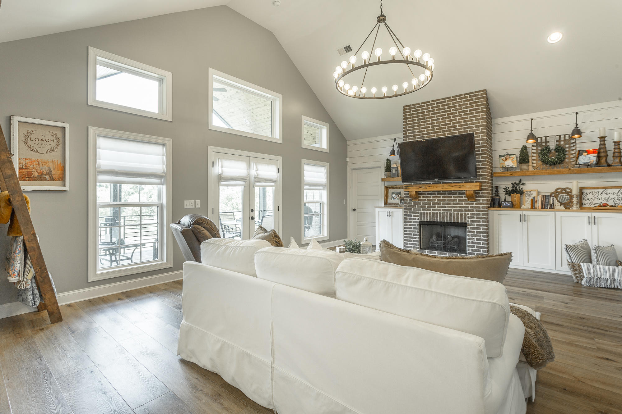 160 Winding Ridge Road Rock Spring, GA 30739 - Photo 10 of 51 Living room