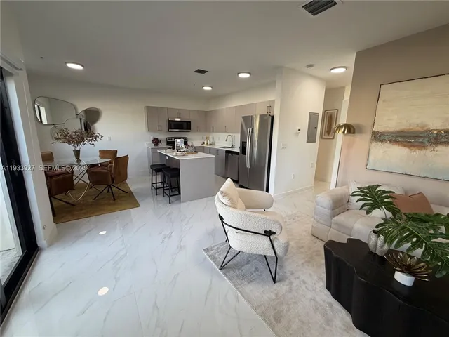 $2,900 | 2308 East 4th Avenue, Unit 206, Hialeah, FL 33013