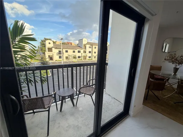 $2,900 | 2308 East 4th Avenue, Unit 206, Hialeah, FL 33013