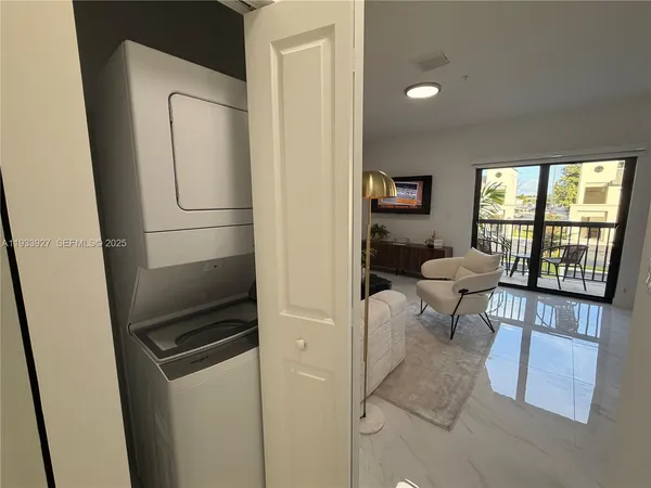 $2,700 | 2306 East 4th Avenue, Unit 204, Hialeah, FL 33013