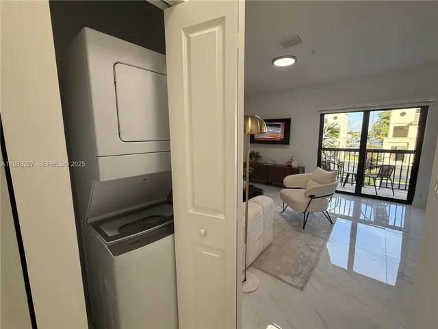 $2,900 | 2308 East 4th Avenue, Unit 206, Hialeah, FL 33013