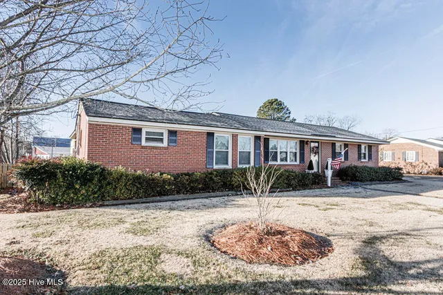 $327,900 | 201 West Cross Street, Nashville, NC 27856