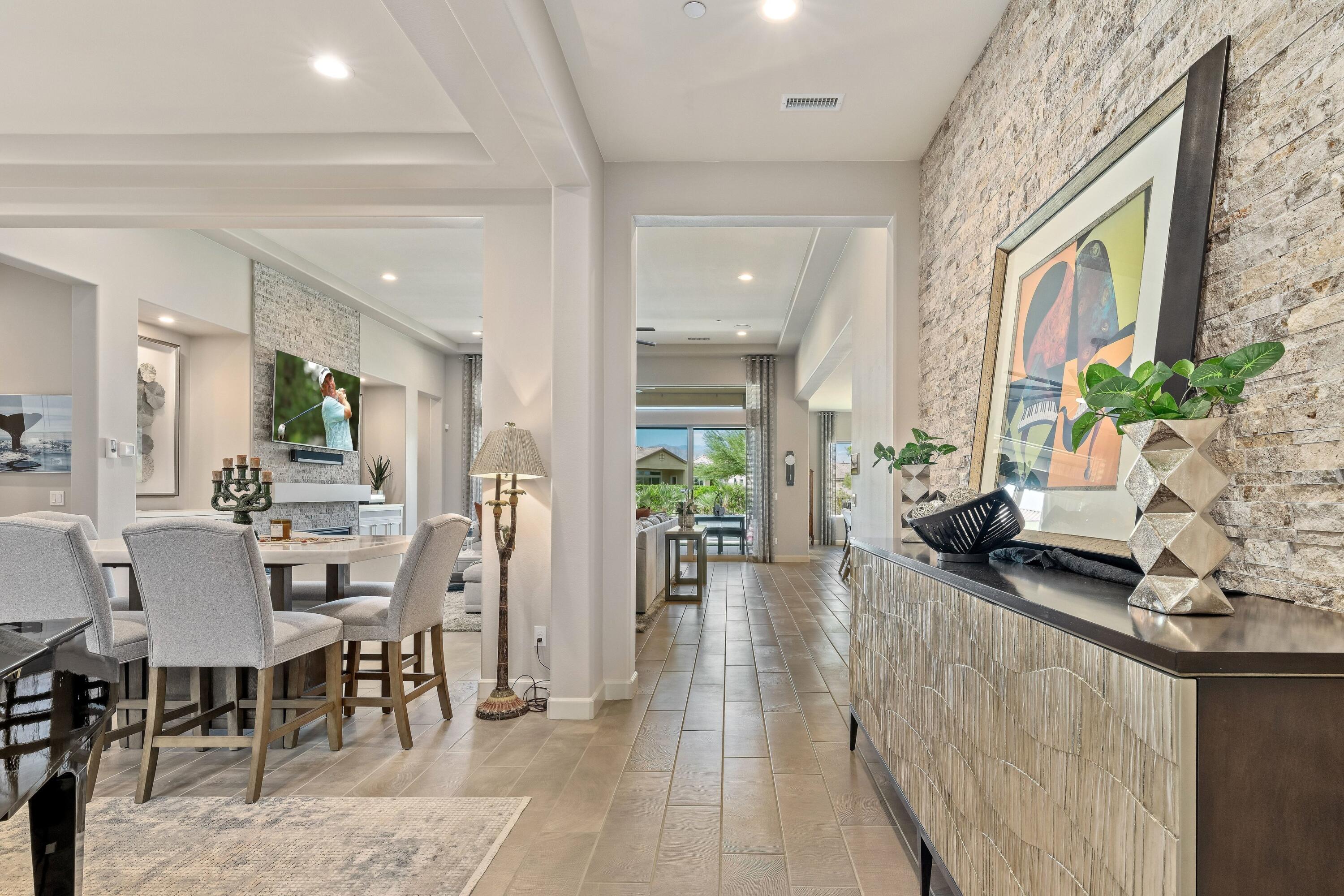 140 Cabernet Rancho Mirage, CA 92270 - Photo 10 of 79 010_24-24-65543704_554