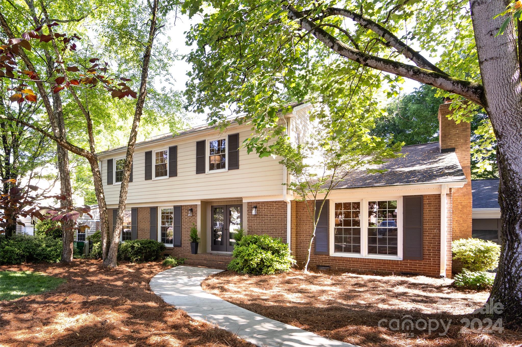 5825 Portburn Road Charlotte, NC 28211 - Photo 1 of 41 Gallery Image 1