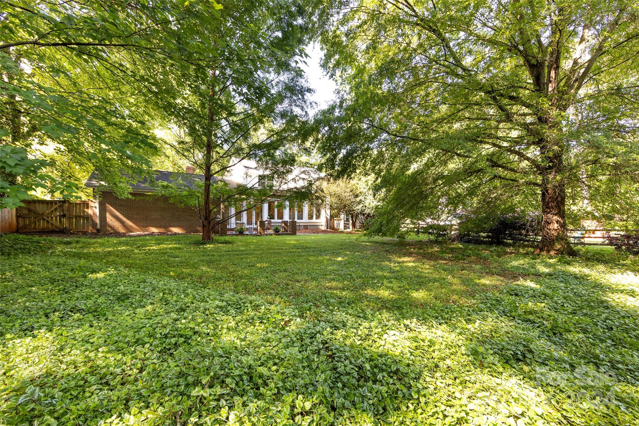 5825 Portburn Road Charlotte, NC 28211 - Photo 39 of 41 Gallery Image 39