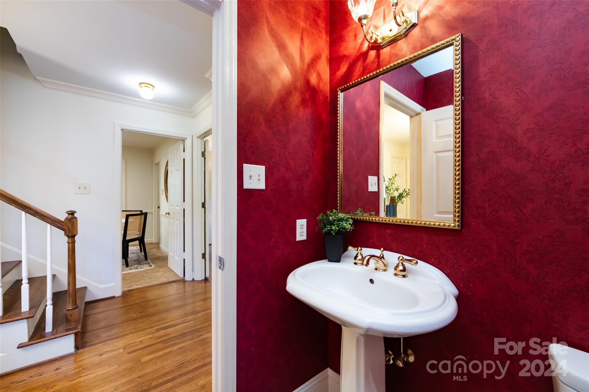 5825 Portburn Road Charlotte, NC 28211 - Photo 5 of 41 Gallery Image 5