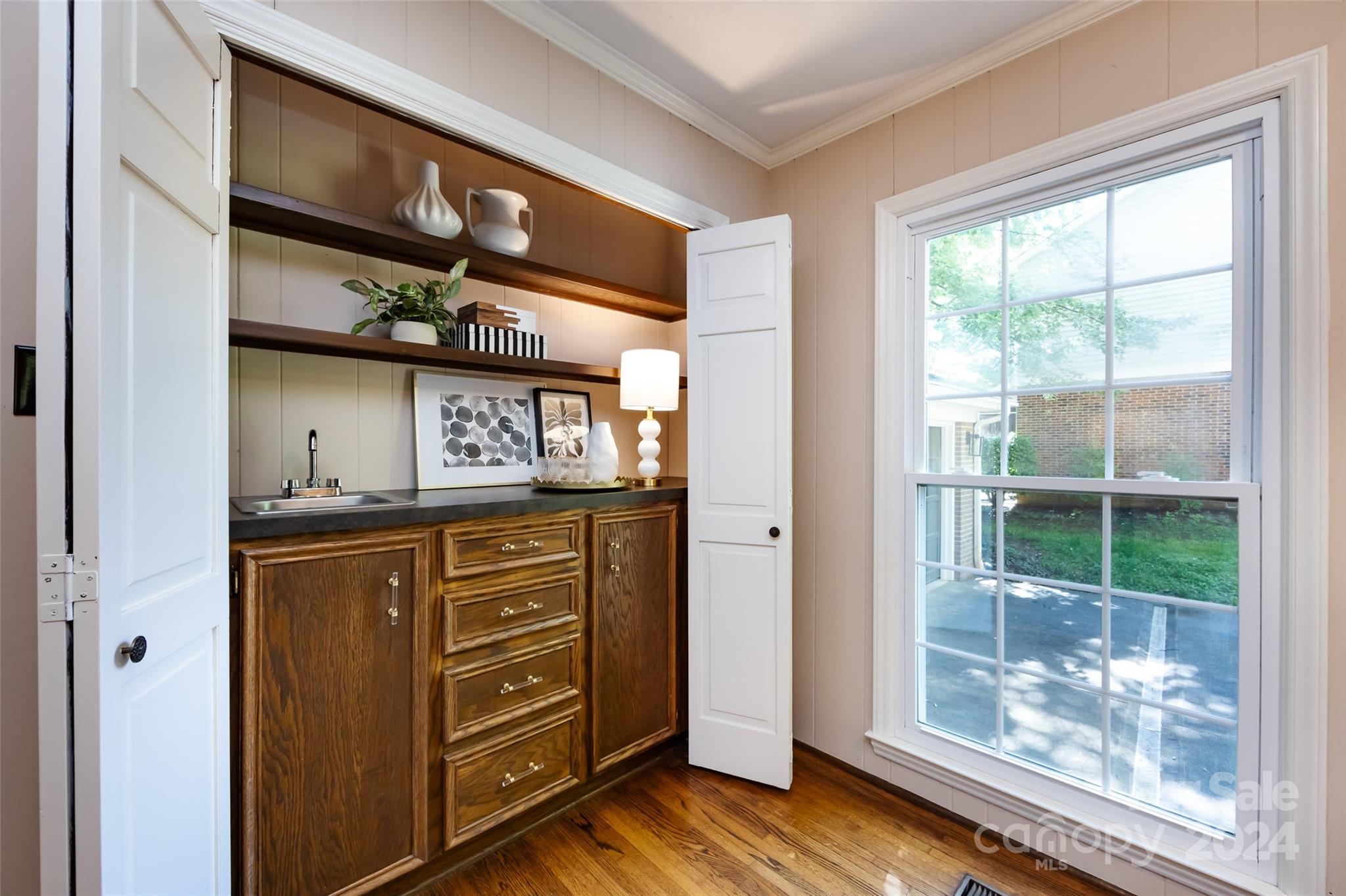 5825 Portburn Road Charlotte, NC 28211 - Photo 8 of 41 Gallery Image 8