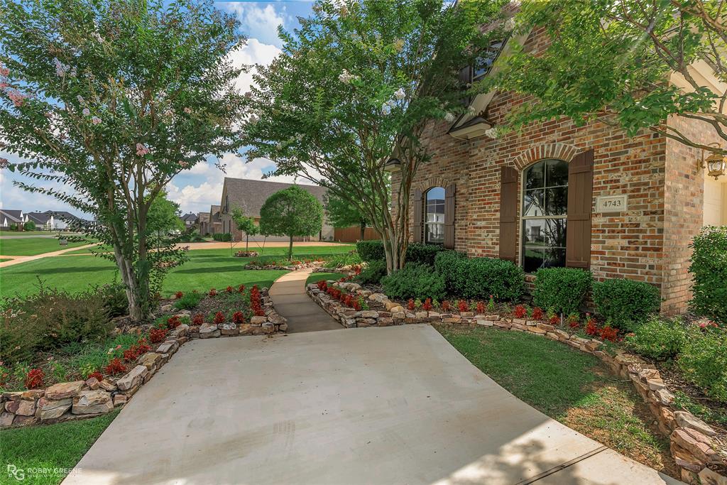 4743 Old Brownlee Road Bossier City, LA 71111 - Photo 5 of 40 a view of a park with plants and large trees