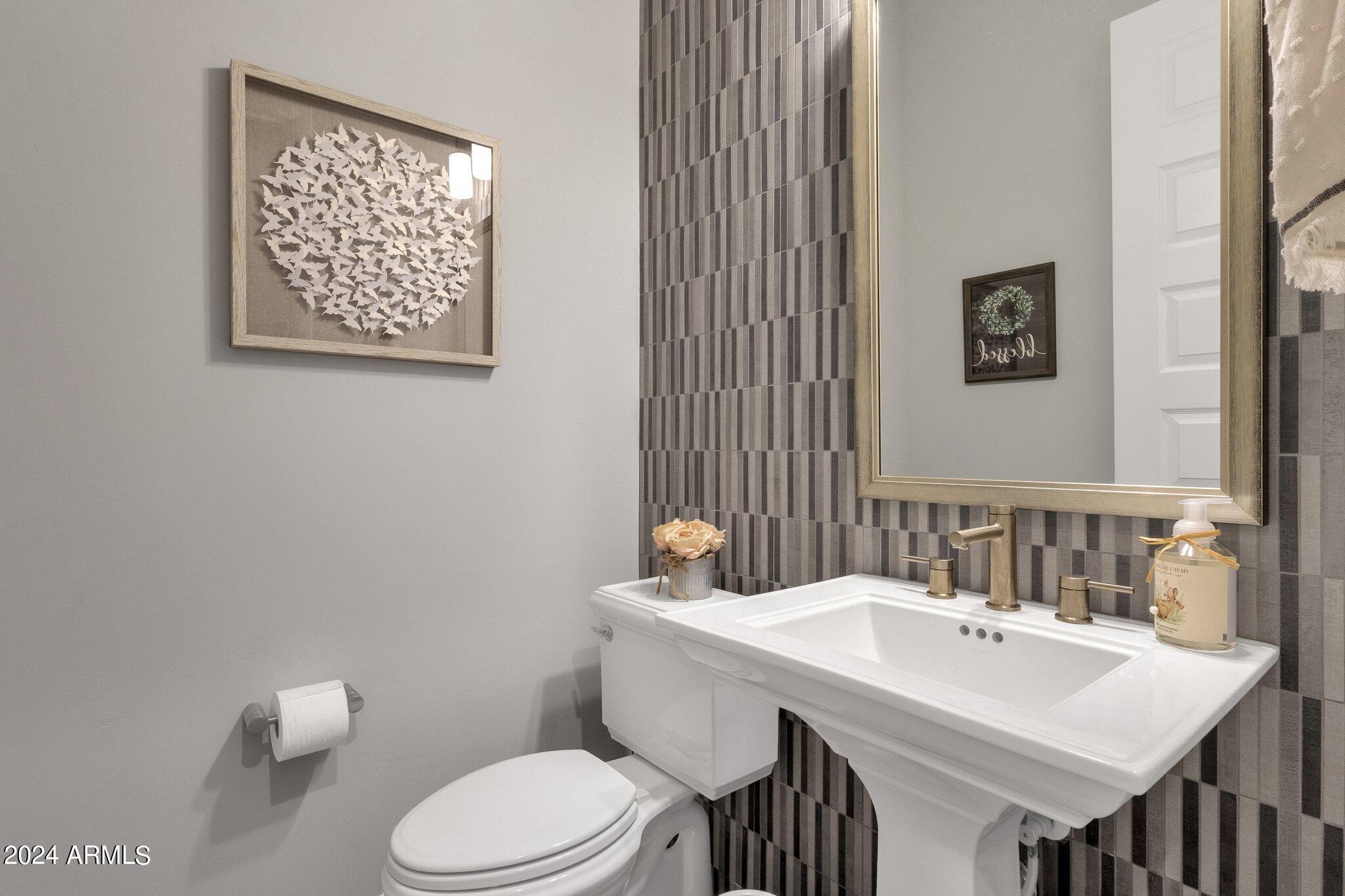 17565 Blaze Lane Rio Verde, AZ 85263 - Photo 17 of 76 STUNNING ACCENT WALL