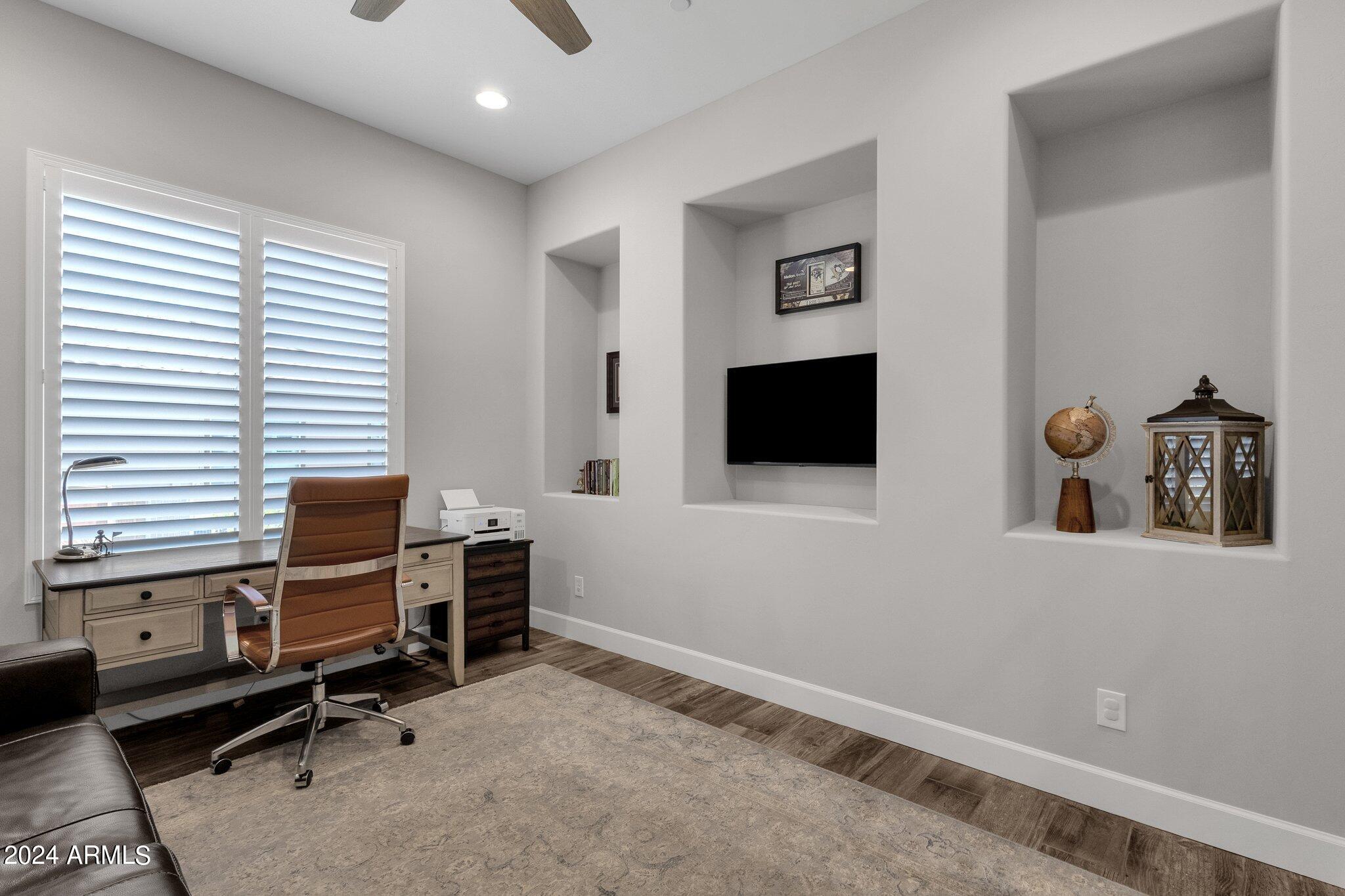 17565 Blaze Lane Rio Verde, AZ 85263 - Photo 43 of 76 DISPLAY NICHES