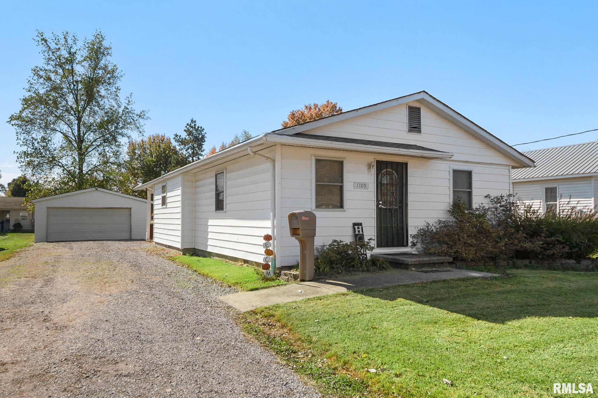 1109 East Reeves Street Marion, IL 62959 - Photo 1 of 17