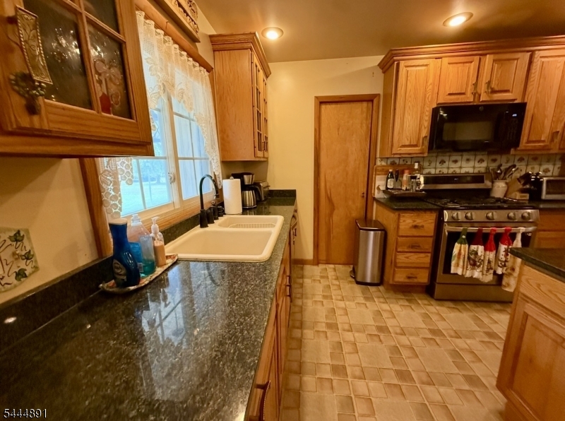 24 Beardslee Road Millstone, NJ 08844 - Photo 42 of 48 Gallery Image 42