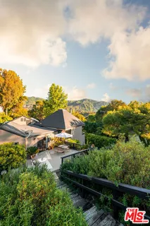 $2,799,000 | 25761 Vista Verde Drive, Calabasas, CA 91302
