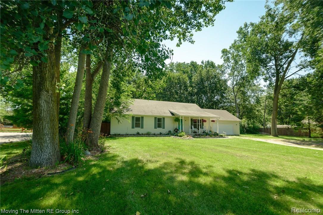 21785 Rust Road New Boston, MI 48164 - Photo 25 of 34 mtm_21875_rust-28.jpg