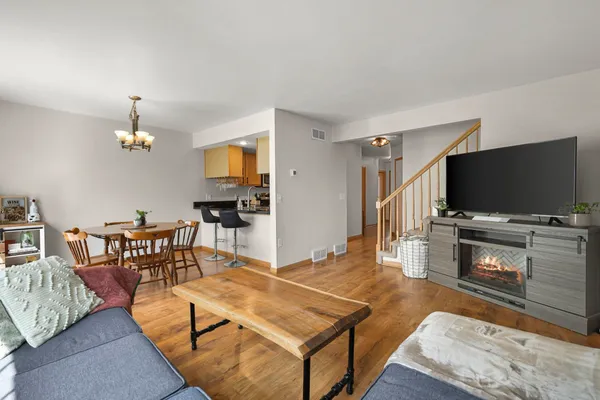 $299,900 | 203 North Musket Ridge Drive, Sun Prairie, WI 53590