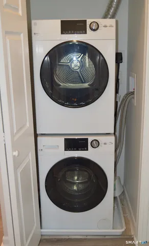 $1,800 | 1660 Farmington Avenue, Unit 4, Farmington, CT 06085