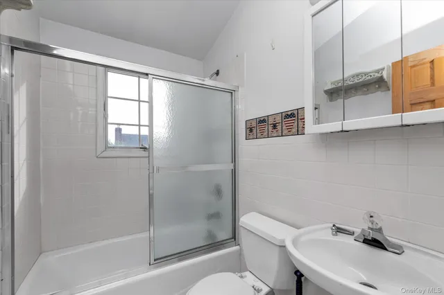 $799,000 | 1006 North 7th Street, New Hyde Park, NY 11040