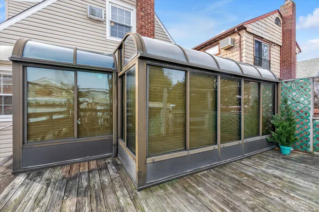 $799,000 | 1006 North 7th Street, New Hyde Park, NY 11040