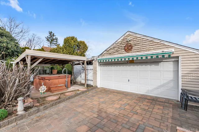 $799,000 | 1006 North 7th Street, New Hyde Park, NY 11040