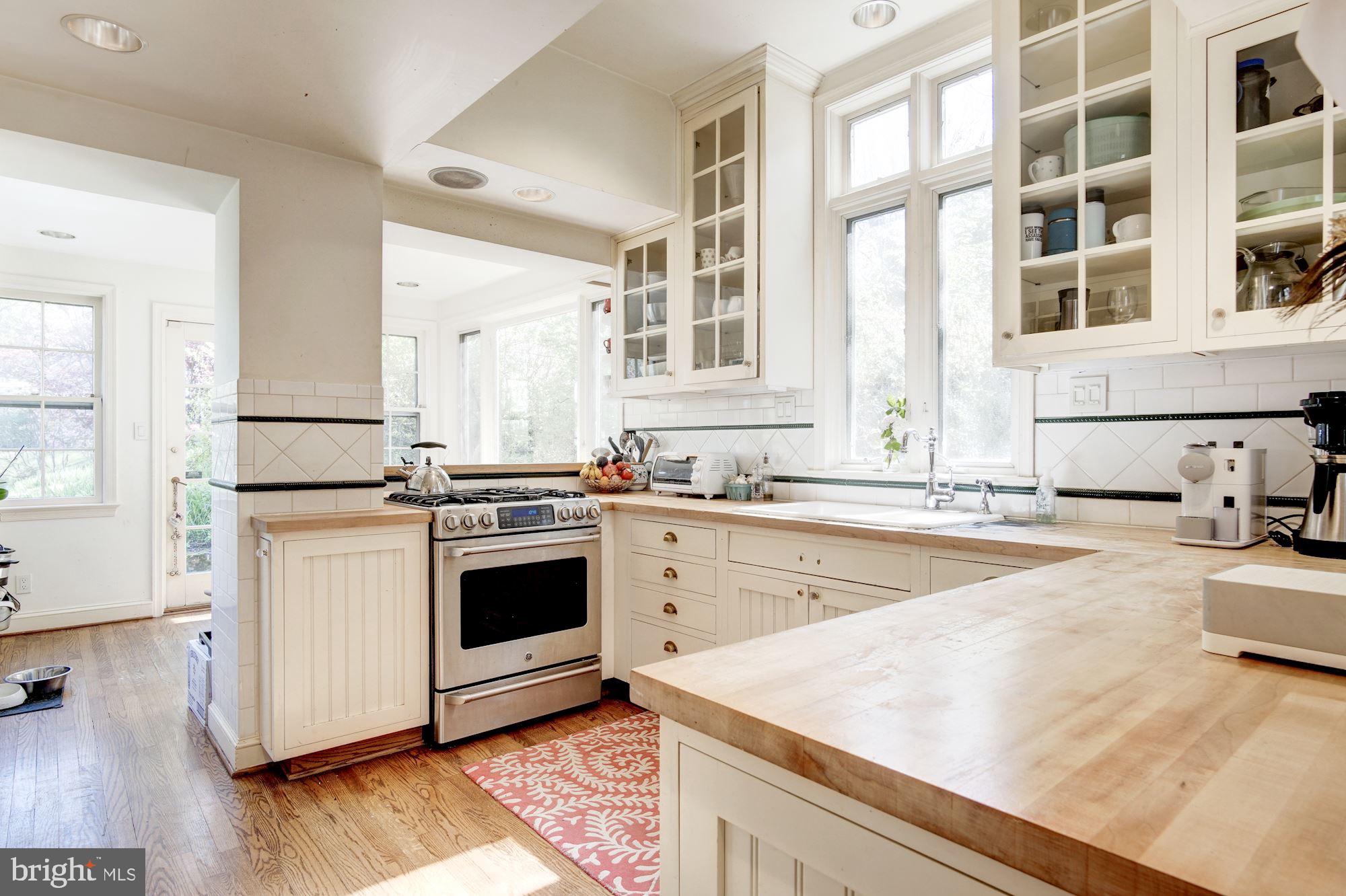 3619 Fordham Road Northwest Washington, DC 20016 - Photo 12 of 28 Kitchen