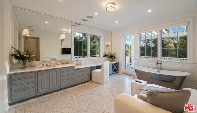 $29,950,000 | 491 North Tigertail Road, Los Angeles, CA 90049