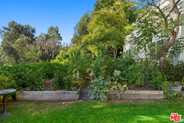 $29,950,000 | 491 North Tigertail Road, Los Angeles, CA 90049
