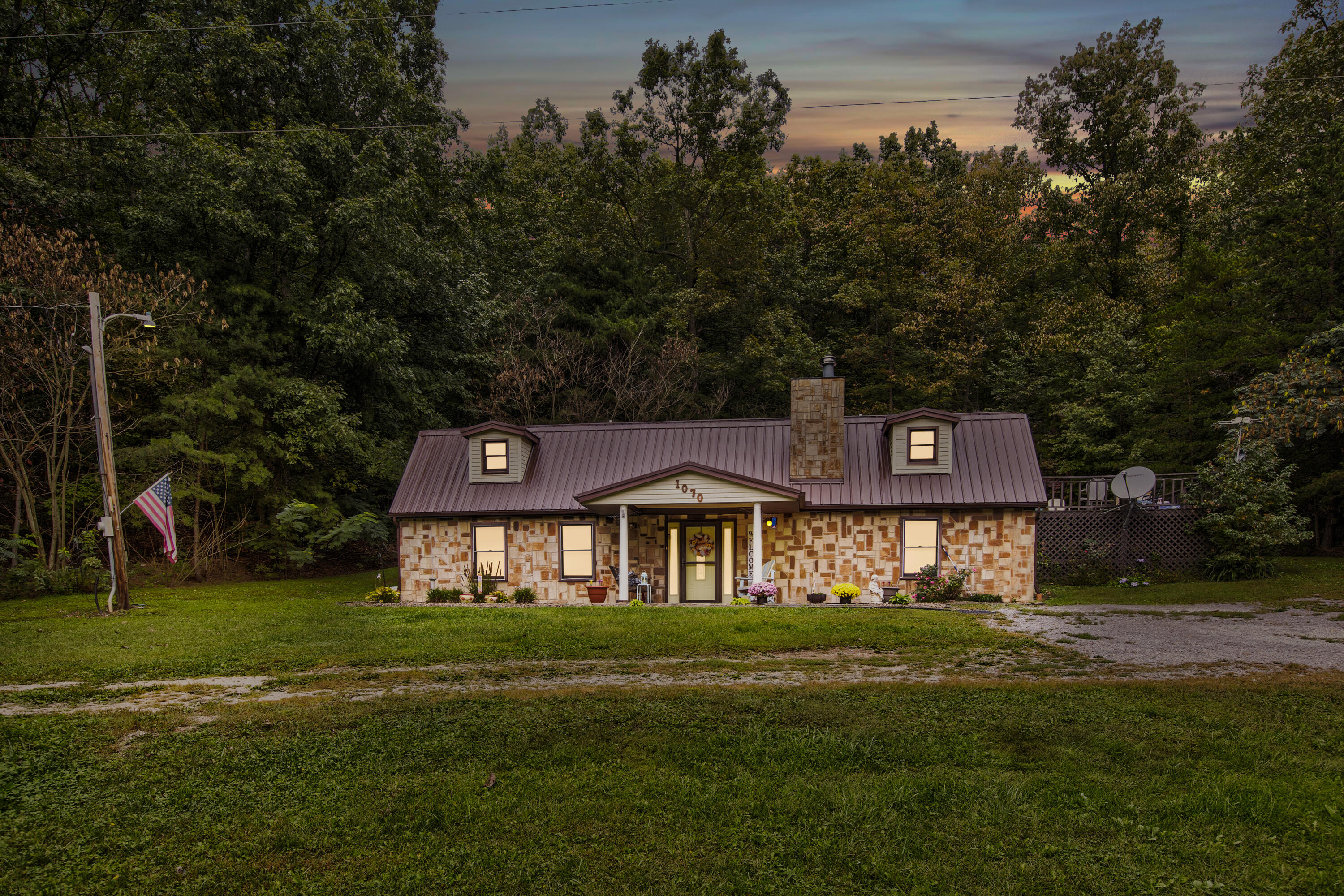 1070 Reffitt Road Jeffersonville, KY 40337 - Photo 2 of 28 DM3A7014_5_6 copy