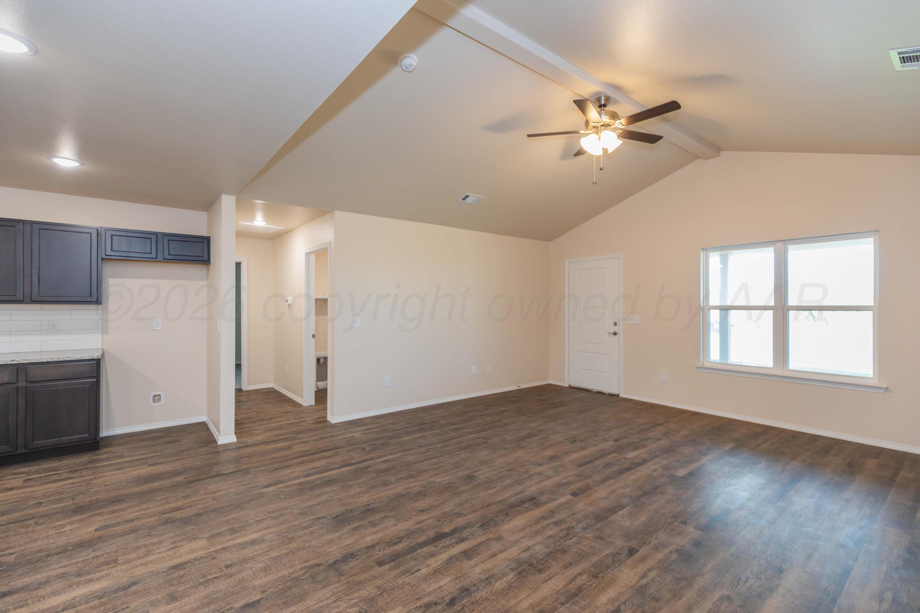 4404 Sunset Street Amarillo, TX 79118 - Photo 5 of 37 LIVING ROOM